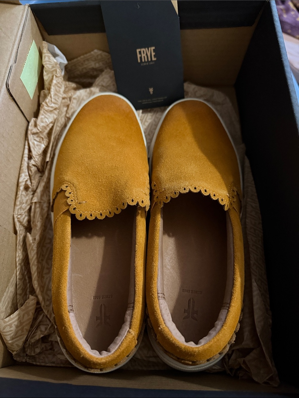 FRYE Ivy Scallop Slip on